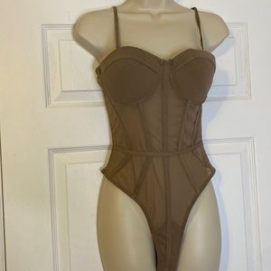 KAYLEE KOLLECTION MESH BODYSUIT SIZE Small